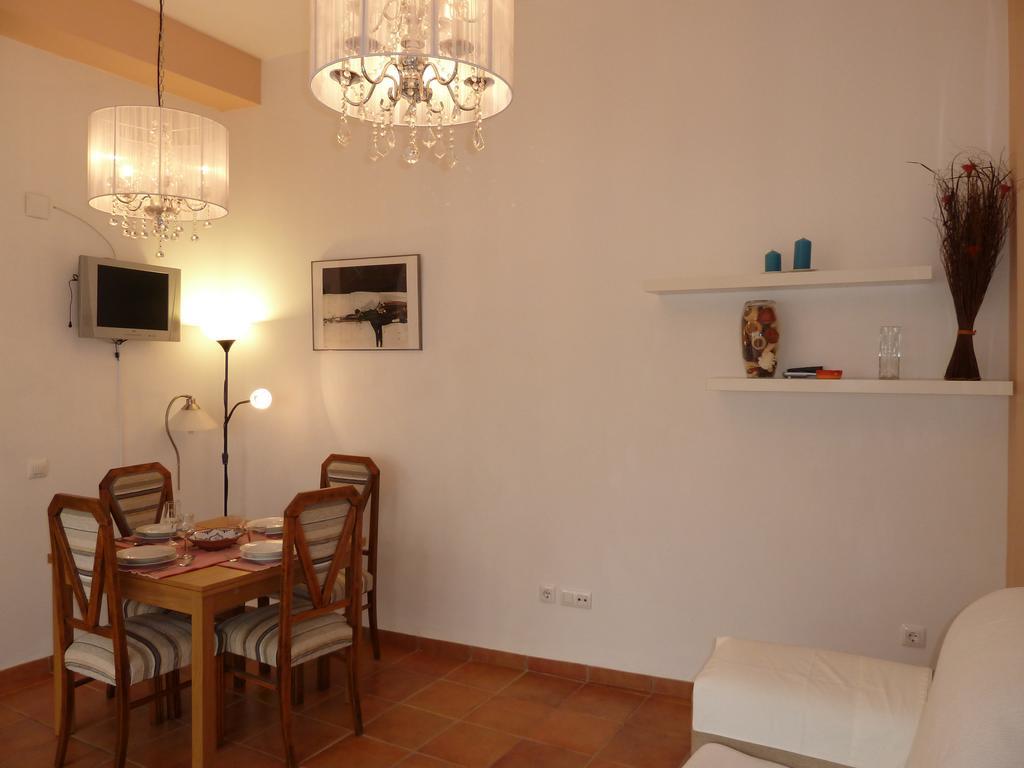 Karmapartment Sevilla Buitenkant foto