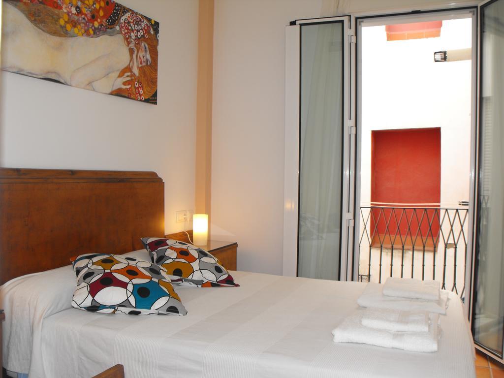 Karmapartment Sevilla Buitenkant foto