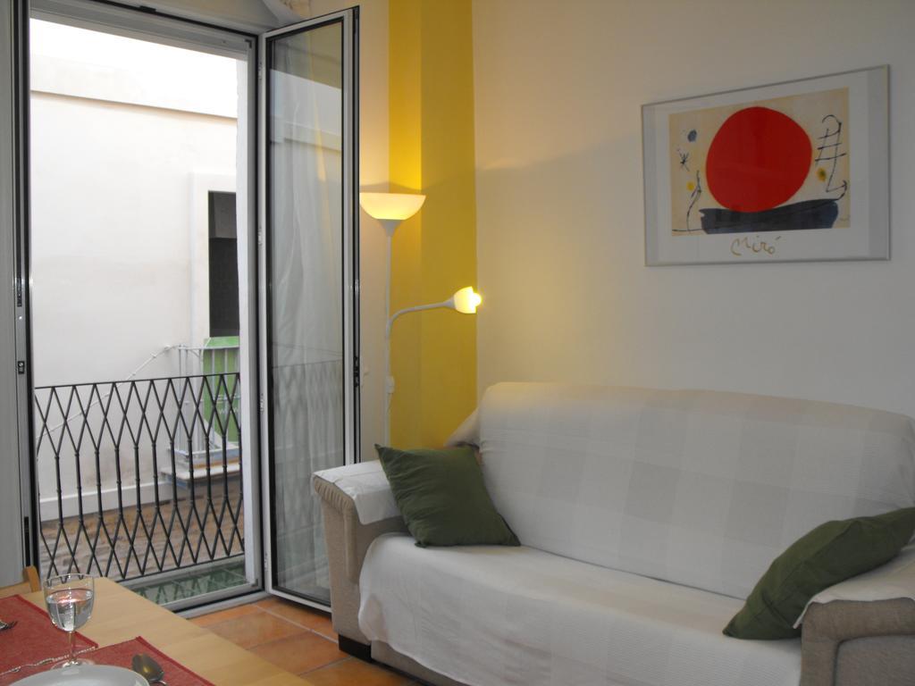 Karmapartment Sevilla Buitenkant foto