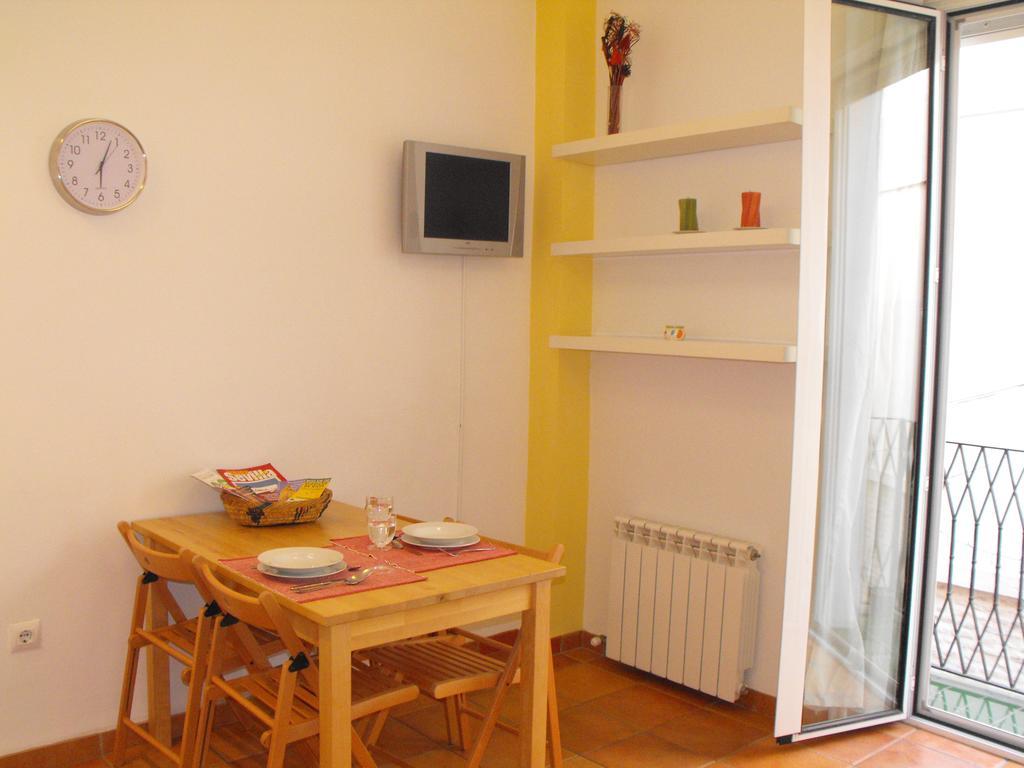 Karmapartment Sevilla Buitenkant foto