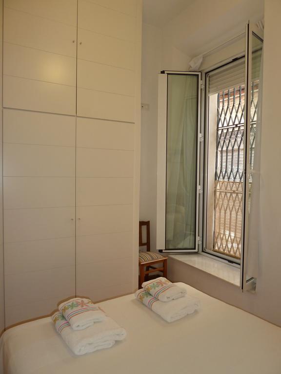 Karmapartment Sevilla Buitenkant foto
