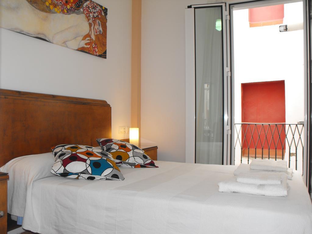 Karmapartment Sevilla Buitenkant foto