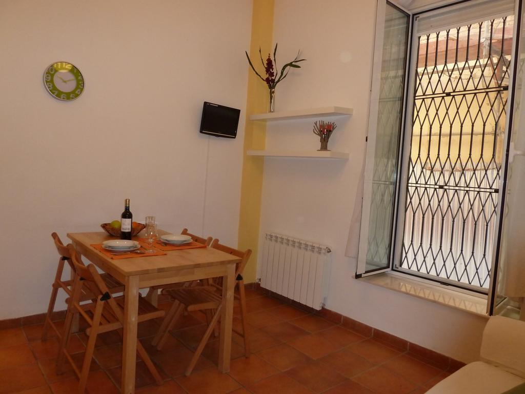 Karmapartment Sevilla Buitenkant foto