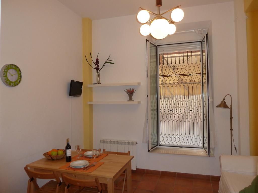 Karmapartment Sevilla Buitenkant foto